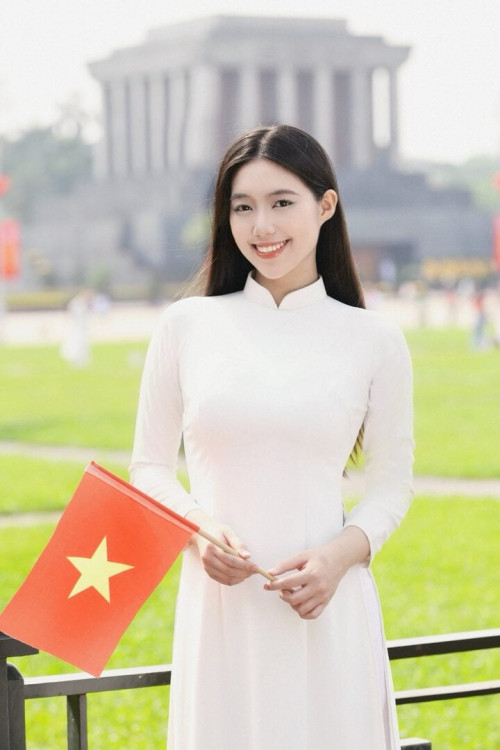 Châu Anh đang công tác tại Khoa Âm nhạc.
