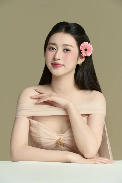 Tân Hoa hậu Trái đất Việt Nam nhận bão phẫn nộ vì màn ứng xử