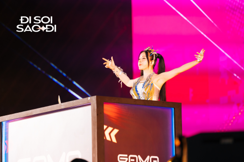 DJ Mie trên sân khấu