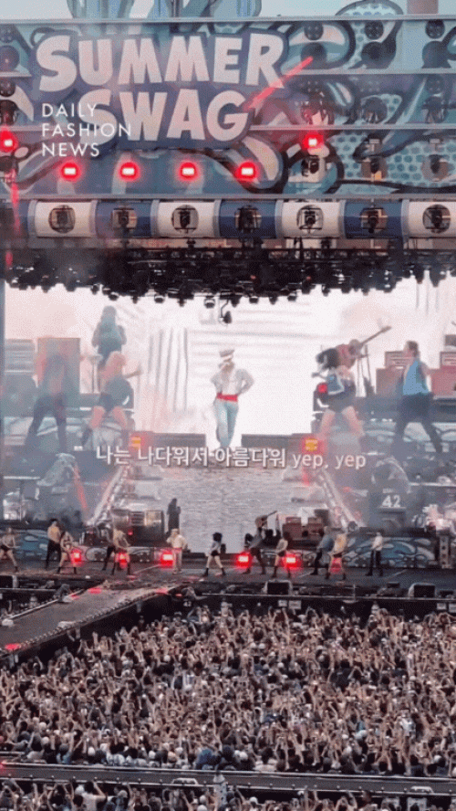 G-Dragon biểu diễn tại Swag Summer