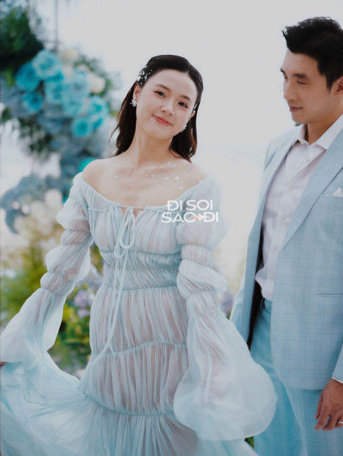 Midu tại buổi tiệc kỷ niệm.