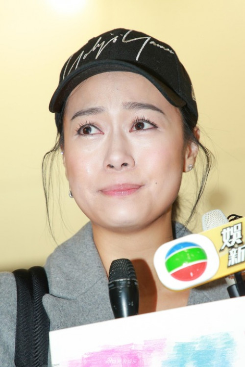 Á hậu mới giải nghệ 3 tháng đã quay lại showbiz, còn đem scandal ngoại tình chân đậm ra 