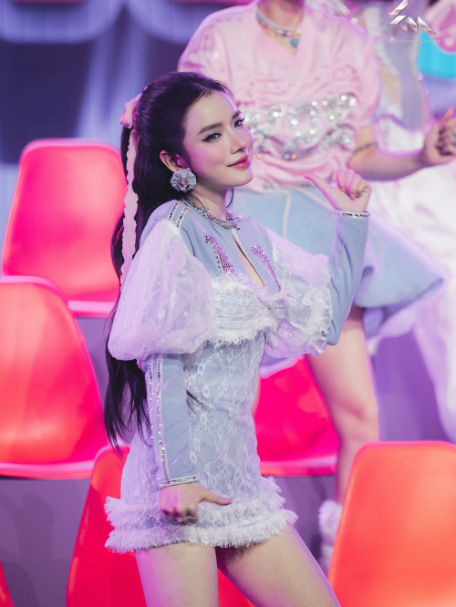 "Em xinh" gây nhiều tiếc nuối có visual và tài năng đỉnh nốc kích trần: Nhìn lại ảnh quá khứ mới thấy "một trời một vực"!
