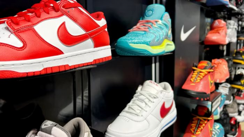 Doanh thu giảm gần mạnh nhất 40 năm, Nike vững vàng tìm cách thoát khỏi ‘năm thảm họa’