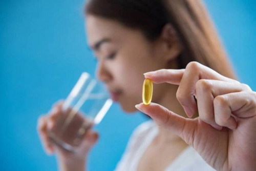 Cần tiếp tục uống vitamin D vào mùa hè không?