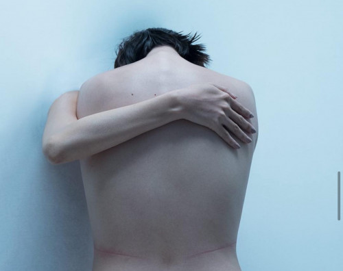 Hải Tú gây sốc với ảnh nóng 18+