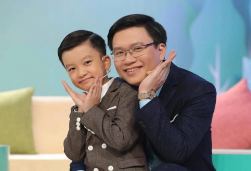 Quang Bình và gia đình.