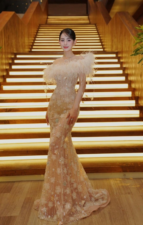 Nhan sắc của "Kim Tae Hee Việt Nam" vừa trở thành nàng dâu hảo môn- Ảnh 6.