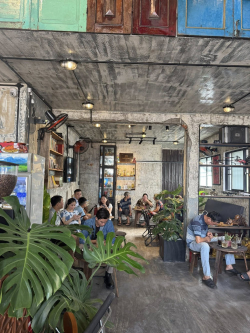 Cát Tường mở quán cà phê tại nhà riêng - Ảnh 3.