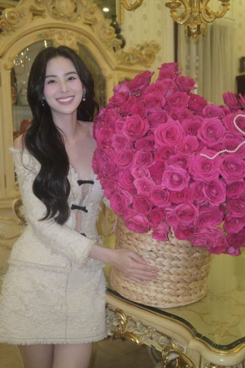 Nhan sắc của "Kim Tae Hee Việt Nam" vừa trở thành nàng dâu hảo môn- Ảnh 10.