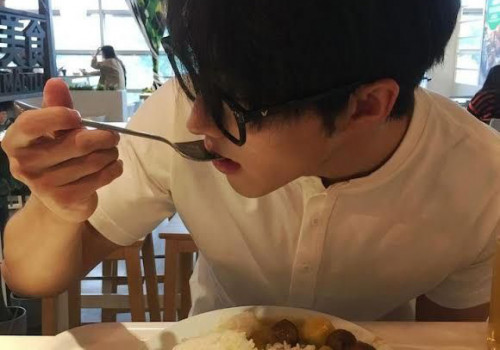 Mất cảm giác ngon miệng do suy thận