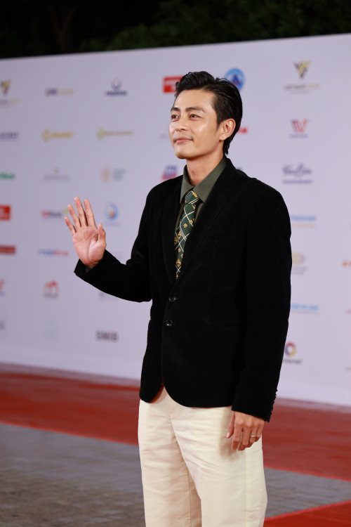 Diễn viên Quốc Huy.