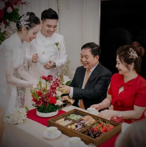 Nhan sắc của "Kim Tae Hee Việt Nam" vừa trở thành nàng dâu hảo môn- Ảnh 2.