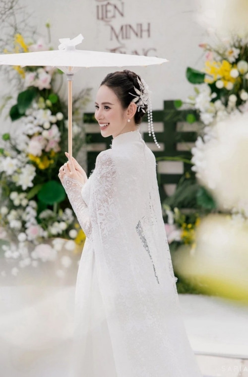 Nhan sắc của "Kim Tae Hee Việt Nam" vừa trở thành nàng dâu hảo môn- Ảnh 1.