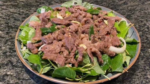 Món nộm rau diếp cá.