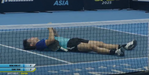 Linh Giang xin timeout.