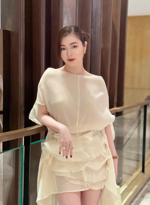 Diễn viên Thanh Trúc công khai yêu nam ca sĩ Vbiz- Ảnh 2.