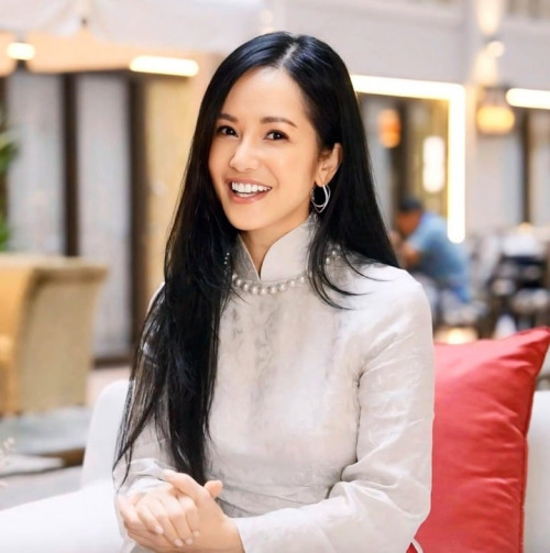 Hồng Nhung thực hiện cảnh quay ấn tượng