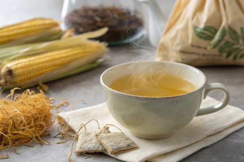 Người Việt Nam đã sử dụng râu ngô để nấu trà.
