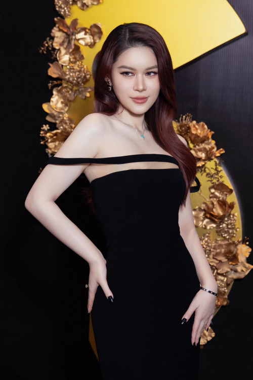 Rầm rộ hint Kay Trần hơn hẳn tiêu thuyết 7.000 từ?- Ảnh 4.