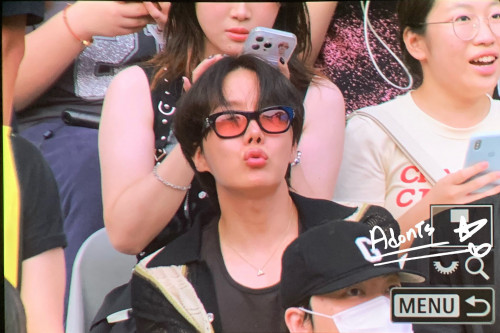 J-Hope tại concert BLACKPINK