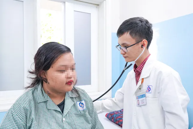 Bác sĩ điều trị giúp nữ sinh viên vượt qua nguy kịch