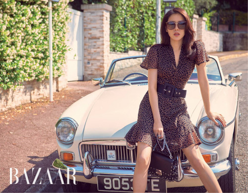 Son Ye Jin ăn mì lạnh rong biển