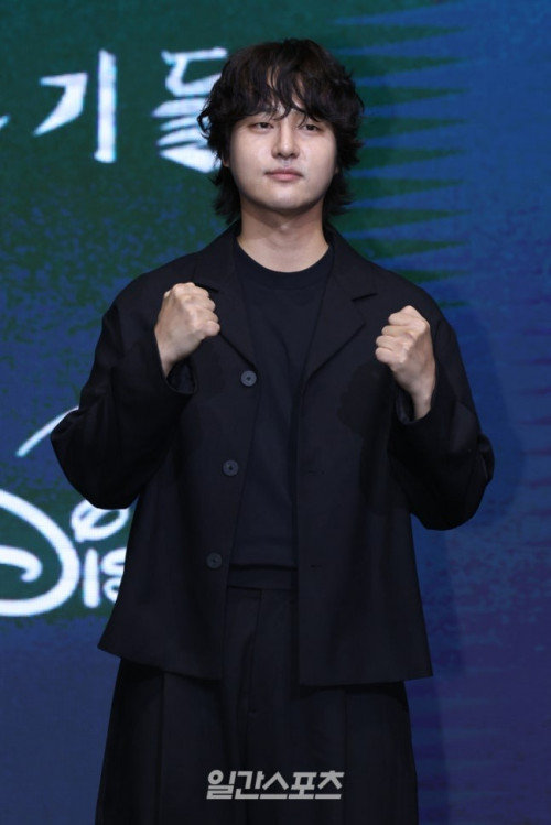 Yang Se Jong trong buổi họp báo