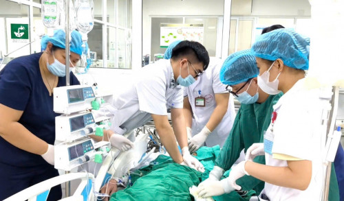 Người đàn ông ở Hà Nội có giật, tim tái nghi do ăn tiết canh lòng lợn - Ảnh 1.