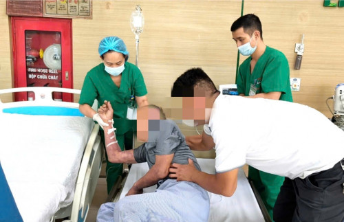 Người đàn ông ở Hà Nội có giật, tim tái nghi do ăn tiết canh lòng lợn - Ảnh 3.