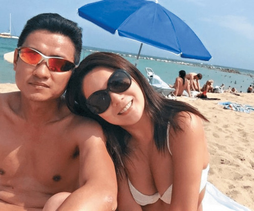 Á hậu gặp khó khăn