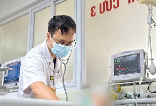 Liệt hoàn toàn sau mũi tiêm giảm đau tại phòng khám tư - Ảnh 1.
