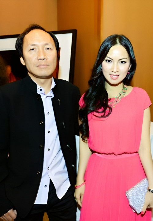 Hà Phương và chồng.
