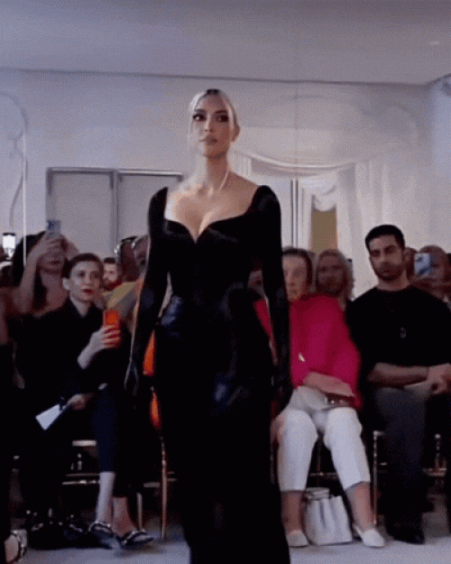 Kim Kardashian tại show Balenciaga- Ảnh 10.