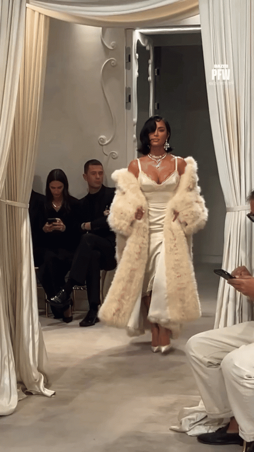 Kim Kardashian tại show Balenciaga- Ảnh 5.