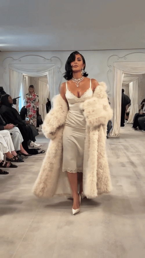 Kim Kardashian tại show Balenciaga- Ảnh 6.
