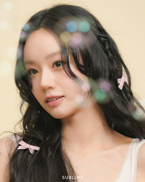 Hyeri trong fan meeting