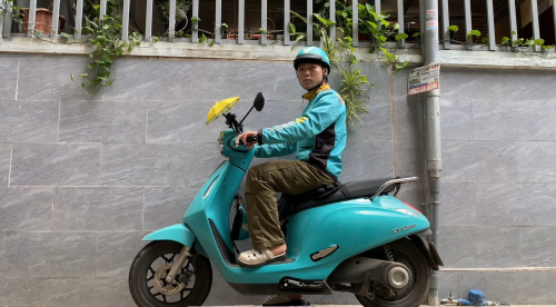 IT bằng Giỏi, giờ chạy xe ôm kiếm 400 - 500k/ ngày ở Hà Nội: "Đó cũng là một cách học..."- Ảnh 1.