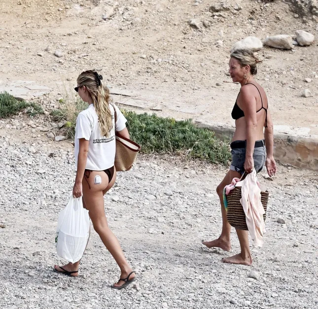 Con gái Kate Moss
