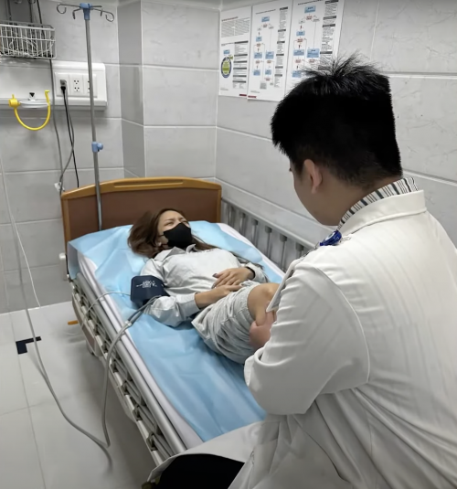Vũ Thảo My vào viện cấp cứu sau khi bị rách dây chằng