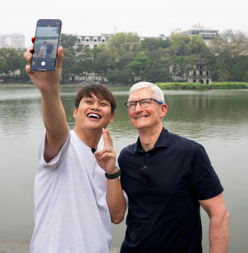 Tim Cook tại Việt Nam