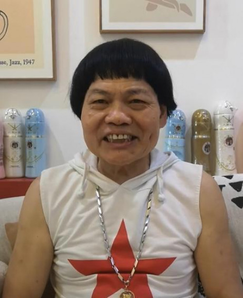 Bát Lưỡng Kim trong tình trạng sức khỏe xấu.