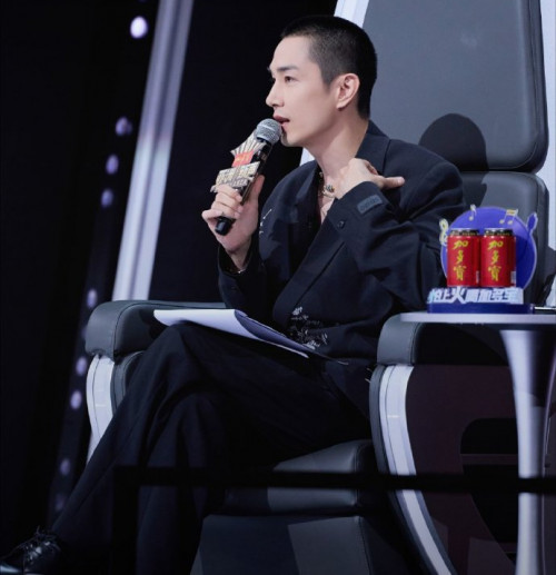 Giám khảo show Trung Quốc chấm điểm thấp khó hiểu cho Phương Mỵ Chi, tranh luận trái chiều khắp MXH- Ảnh 3.