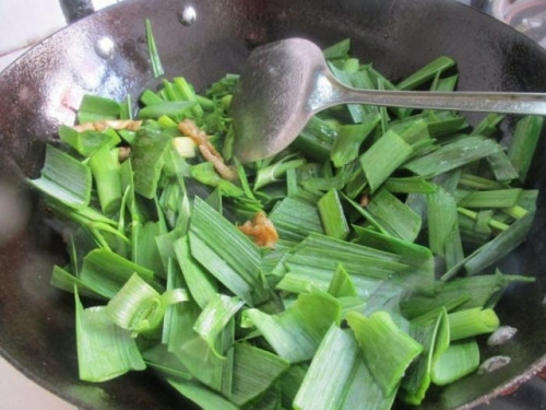 Tỏi tây là rau có tác dụng tích cực cho chuyện chăn gối.