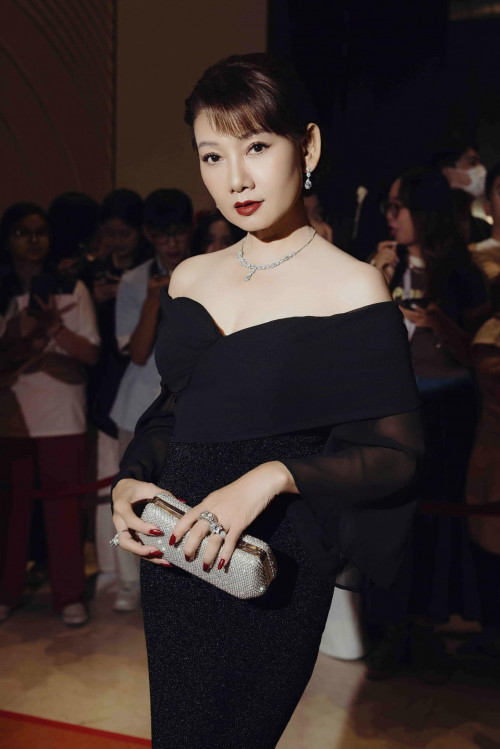Nghệ sĩ Mũ Uyên