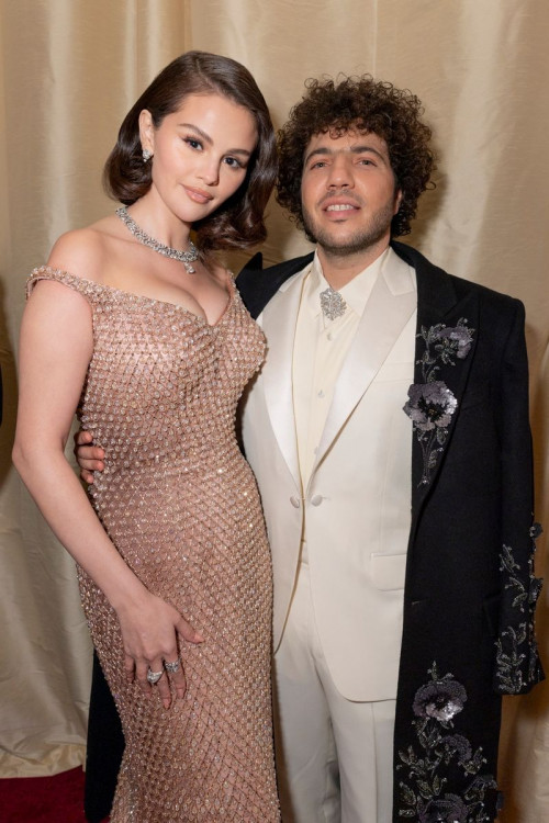 Selena Gomez và Benny Blanco đính hôn