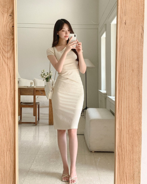 Váy trắng