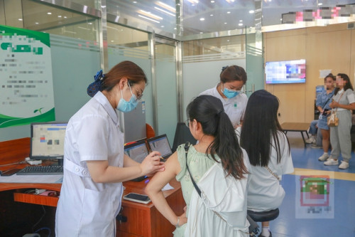 Tiêm vắc xin HPV