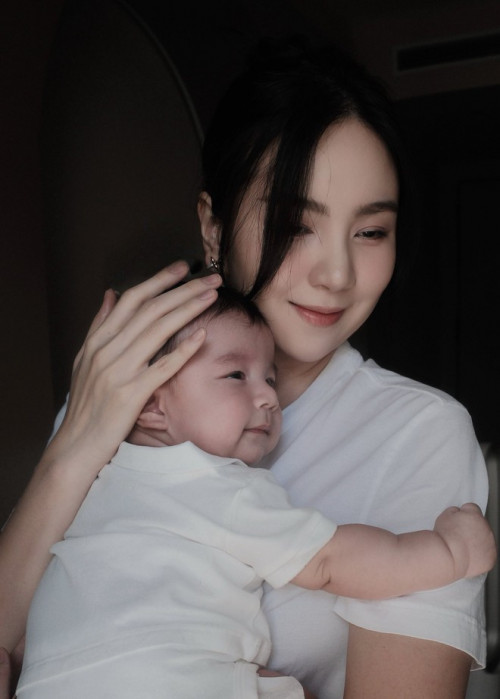 Mai Ngọc khoe ảnh con trai gần 3 tháng tuổi