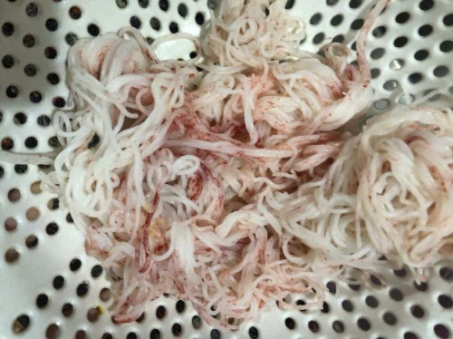 Bún chuyển sang màu đen
